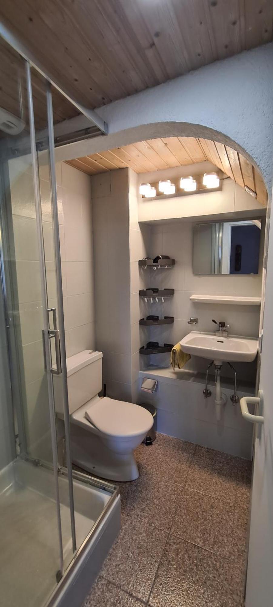 Rue Du Vieux Chateau - Beau F2 Мантон Номер фото